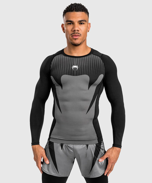 Rashguard Venum modele Attack noir